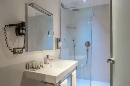 Best Western Plus Spring House - 26