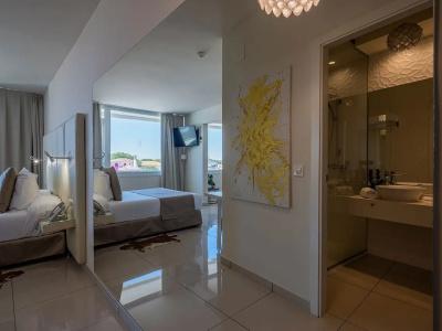 Ons Oceanfront - 123