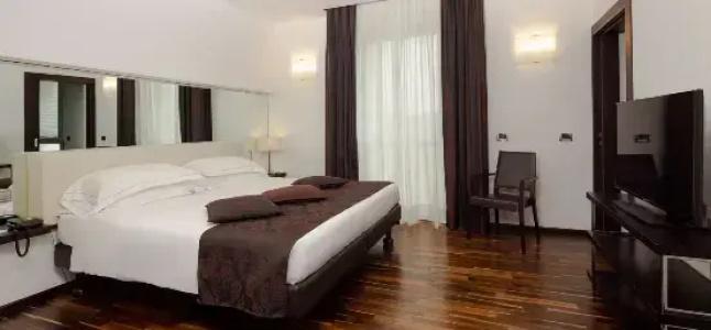 Best Western Biri - 77