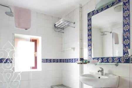 Rose Garden Suites - 15