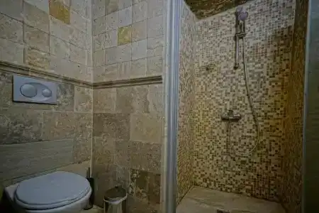 Holiday Cave - 39