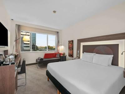 Novotel World Trade Centre Dubai - 8