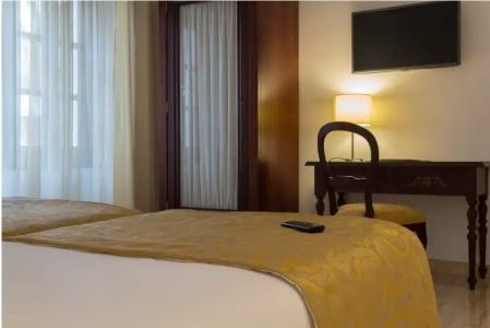 Born - 32