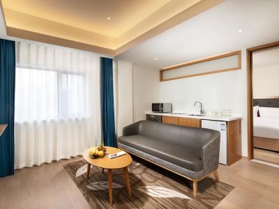 Holiday Inn Shanghai Hongqiao Central, An Ihg - 44