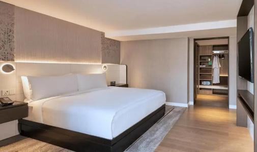 DoubleTree by Hilton Bangkok Ploenchit - 54