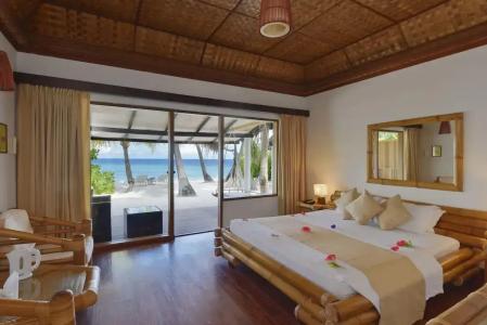 Angaga Island and Spa - 6
