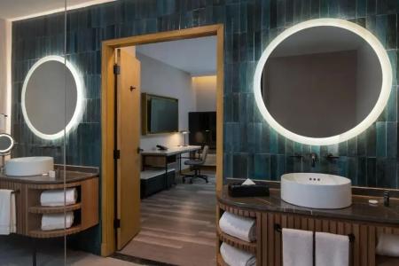 Courtyard by Marriott - 12