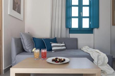 Aeifos Boutique - 70