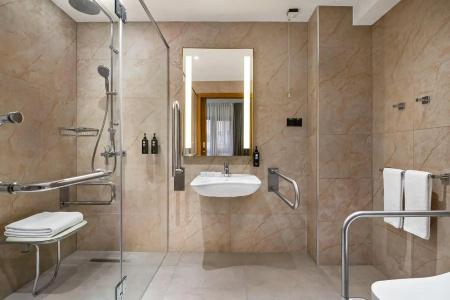 Ramada Encore by Wyndham - 43