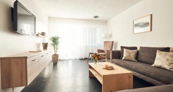 Serviced by Solaria - 27