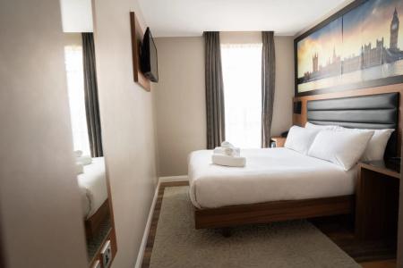 London Court - 55