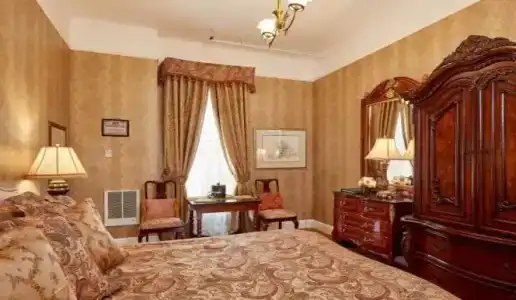 Queen Anne - 53