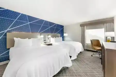 Hampton Inn - 6
