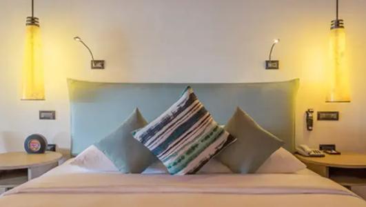 Vilamendhoo Island Resort & Spa - 38
