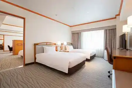 Nikko Kansai Airport - 3 mins walk to the airport - 77