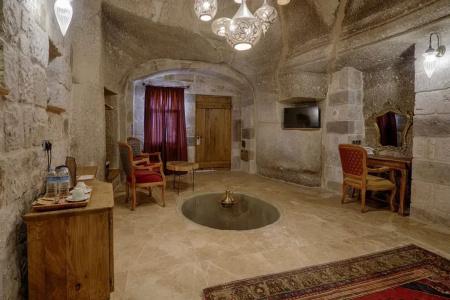 Hera Cave Suites - 168