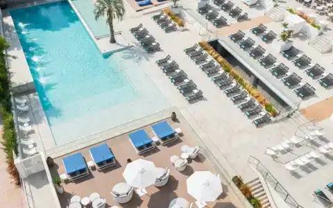 l'Azure 4* Sup - 17