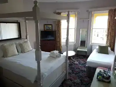 Brunswick Square & Spa - 6