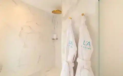 l'Azure 4* Sup - 92