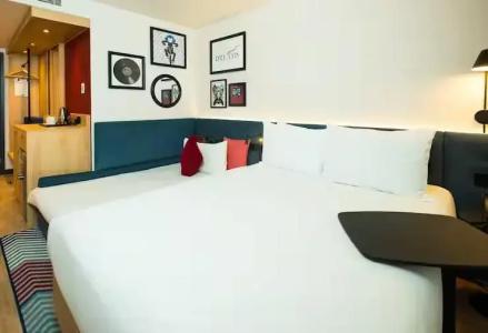 Hampton by Hilton London Park Royal - 39