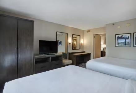 Embassy Suites by Hilton Seattle - 36
