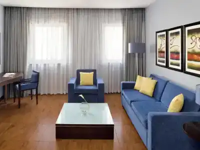 Mövenpick Al Mamzar Dubai - 12