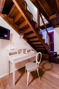 Avalon Boutique Suites - 60