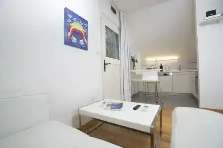 Divota Apartment - 168