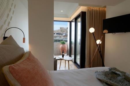 Niche Athens - 85
