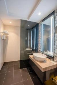 Radisson Dubai Damac Hills - 35