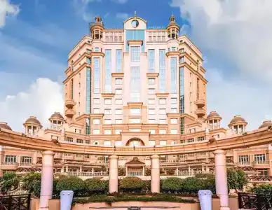Swissôtel Al Murooj Dubai - 21