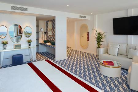 Palladium Don Carlos - Adults Only - 8
