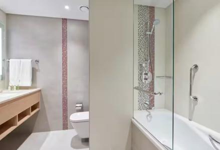 Hilton Garden Inn Muscat Al Khuwair - 24