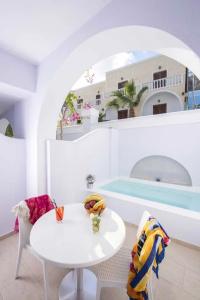 Blue Waves Suites & - 99