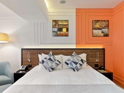 DoubleTree by Hilton Bucharest Unirii Square - 52