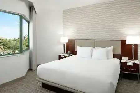 DoubleTree Suites by Hilton Phoenix - 50