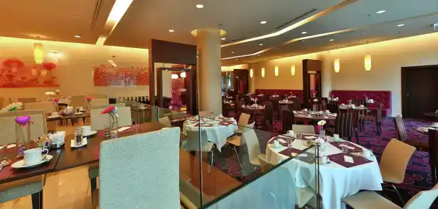 DoubleTree by Hilton Bratislava - 16
