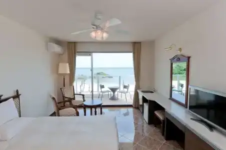 Best Western Okinawa Onna Beach - 1