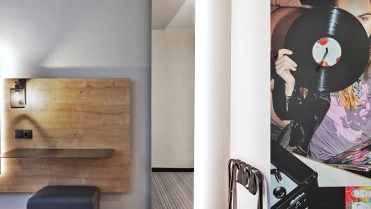 Moxy Bucharest Old Town - 24