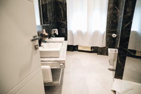 Escape Luxury Suite - 45