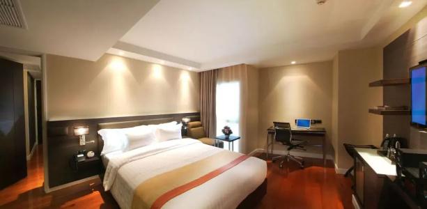 Amora Neoluxe Suites - 2