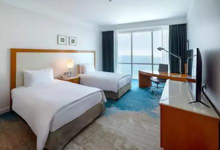 Hilton - 51