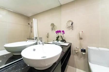 Royal @ Queens (SG Clean, Staycation Approved) - 41