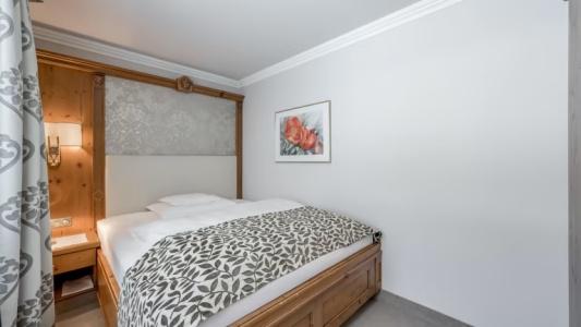 Trofana Royal - 93