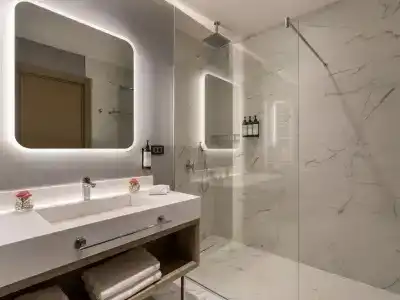 Blue Kotor Bay Premium Spa Resort - 84