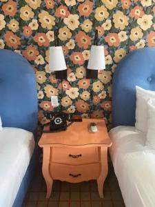 The Adler a Hollywood Hills - 43