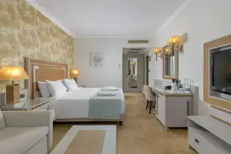 La Marquise Luxury Resort Complex - 43