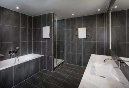 Hilton Vienna Plaza - 81