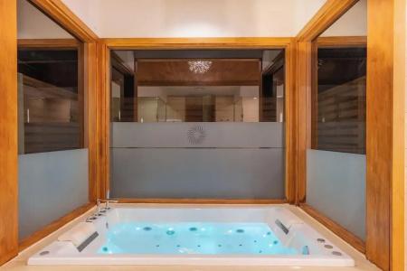 Hideaway Beach Resort & Spa - 11