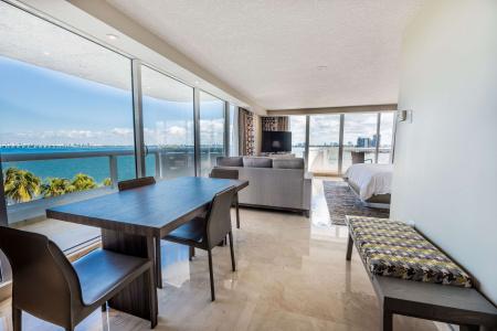 DoubleTree by Hilton Grand Biscayne Bay - 89